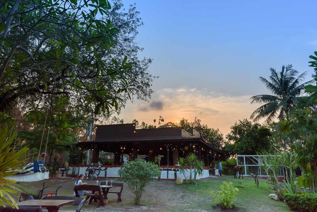 Cowboy Farm Resort Pattaya Ban Huai Yai 외부 사진
